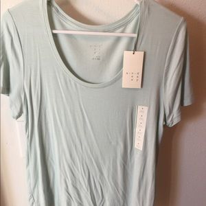 A new day scoop neck size medium